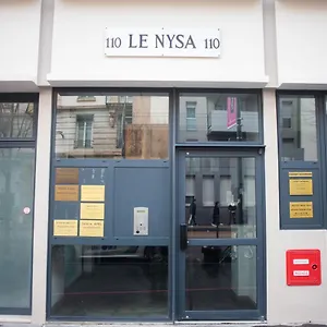 Appartement T2 Cosy & Moderne Avec Parking Prive Gratuit A, Villeurbanne
